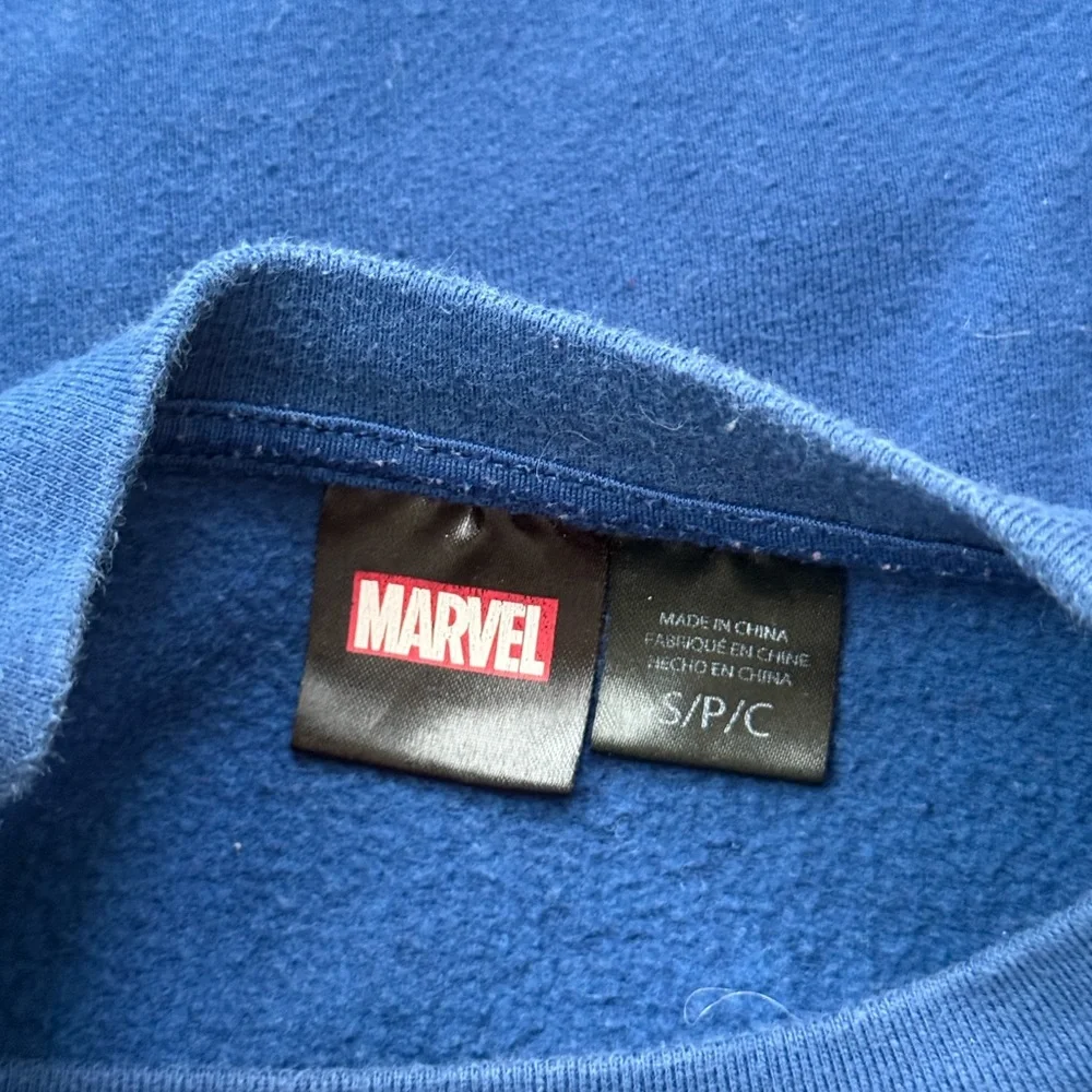 Disney Marvel Avengers superhero sweatshirt boys small preppy school winter